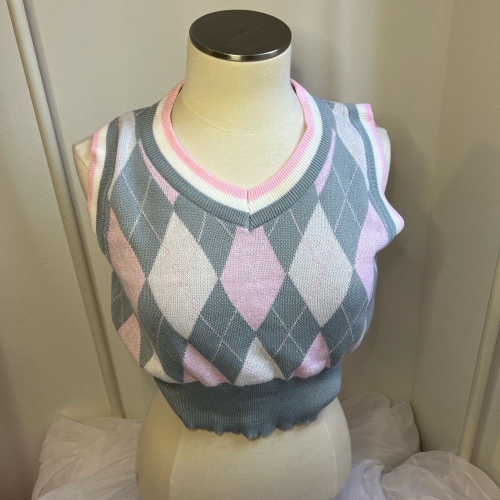 Trendy Argyle Crop Top - Pink and Gray